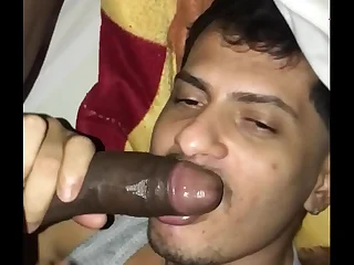 O diário de mamadas II - Negão dotado e grosso me deu leite na garganta